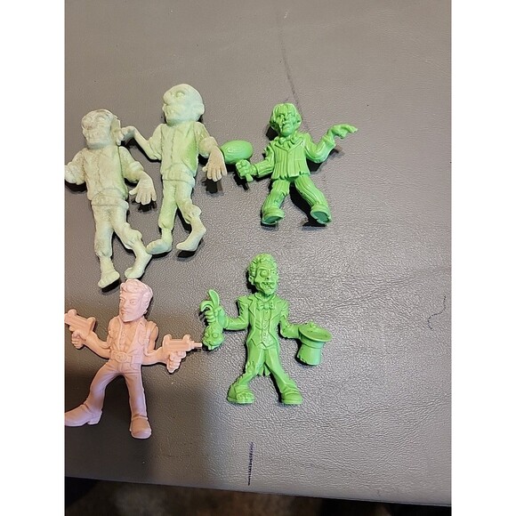Jakks Pacific S.L.U.G. SLUG ZOMBIES Lot Green & Flesh Mini Figures Lot - Picture 4 of 9